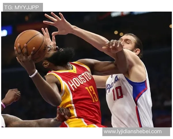 16和17日火箭对阵快船的精彩赛程安排与赛事分析