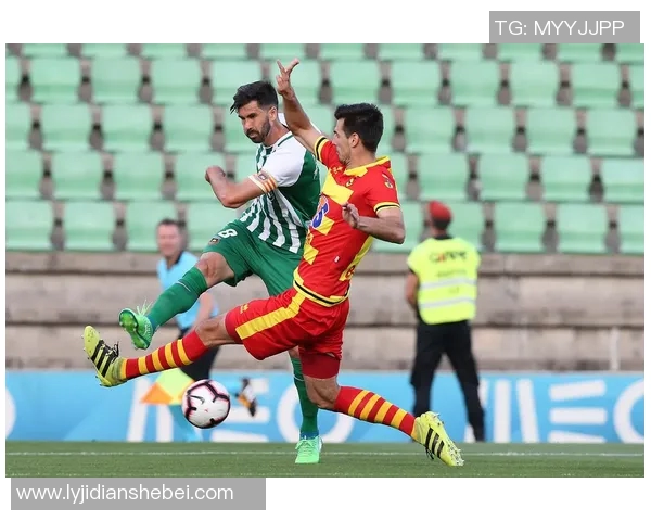 里奥阿维与米兰的激烈对决展现足球魅力与战术智慧的巅峰较量