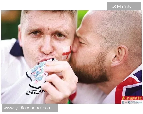 阿森纳图拉与安队的激烈对决展现足球魅力与团队精神 阿森纳图拉与安队的激烈对决展现足球魅力与团队精神