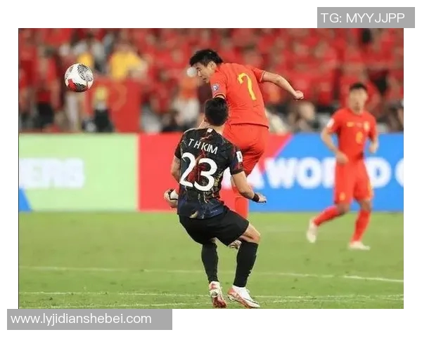 火箭队与马刺队激战正酣谁能在这场对决中笑到最后