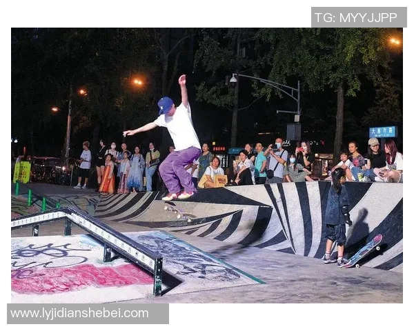 成都滑板队灵活性探秘：在城市街头舞动的青春与激情